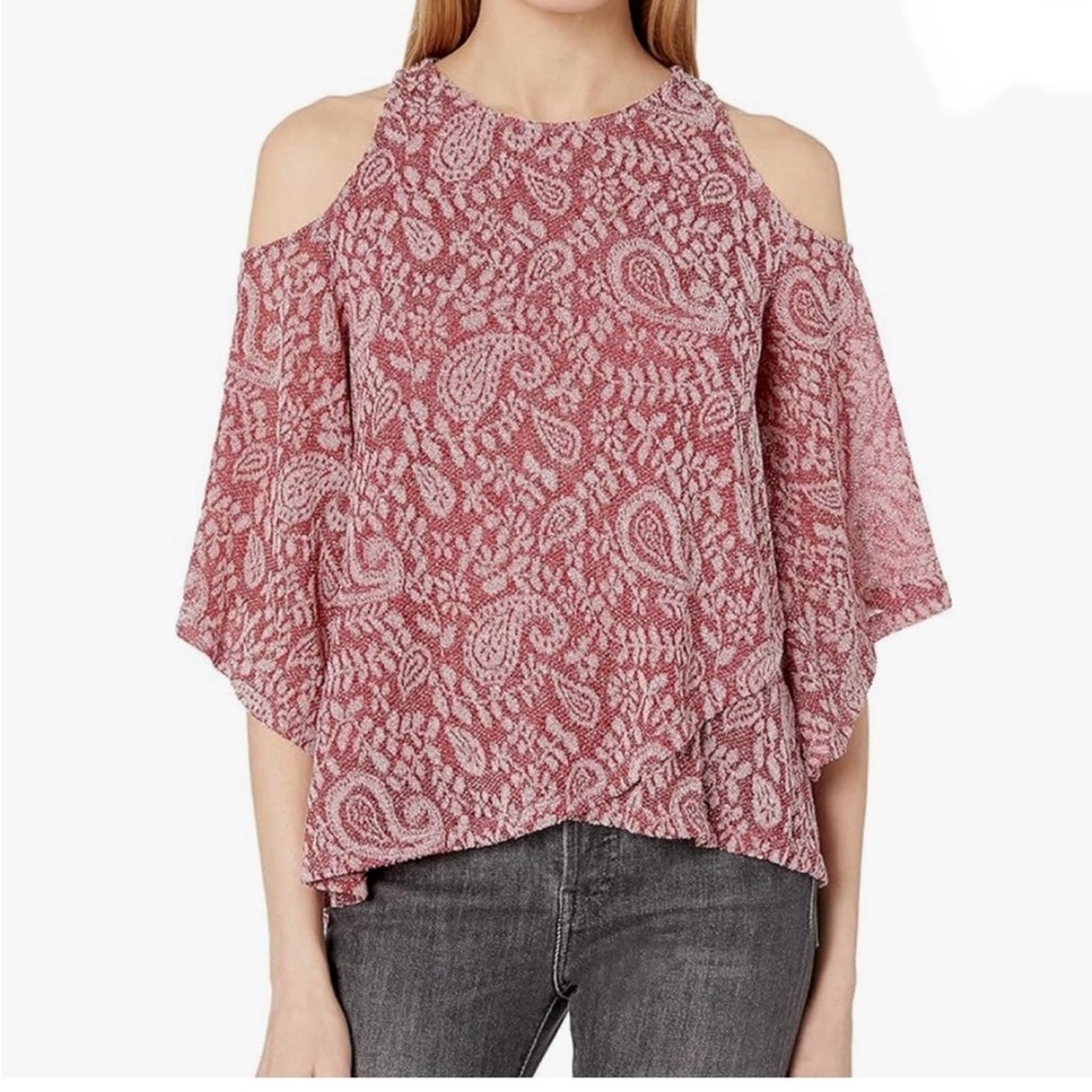 LUCKY BRAND cold shoulder, bell sleeves top, plus size 2X
Too short for me.